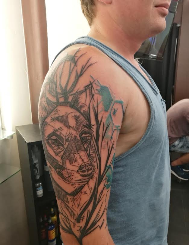 点击大图看下一张:黑色粗线条纹身动物简易纹身素描彩色涂鸦纹身图案
