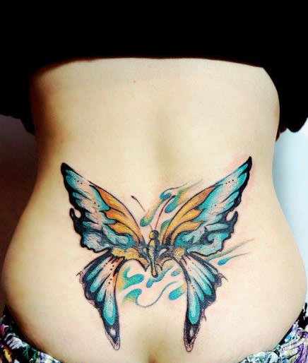 点击大图看下一张：美女腰部精美的彩色蝴蝶纹身图案