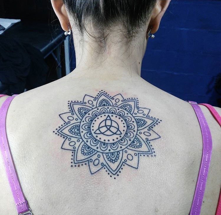 点击大图看下一张：漂亮的几何元素纹身点刺技巧曼陀罗图案纹身