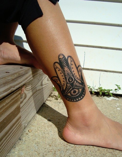 点击大图看下一张：一组女孩子喜欢的法蒂玛之手纹身图案欣赏