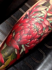 腿部彩色菊花纹身图案