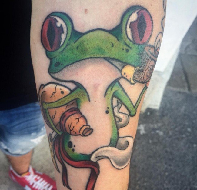 点击大图看下一张：很喜欢的可爱女生纹身图卡通青蛙小动物纹身图案