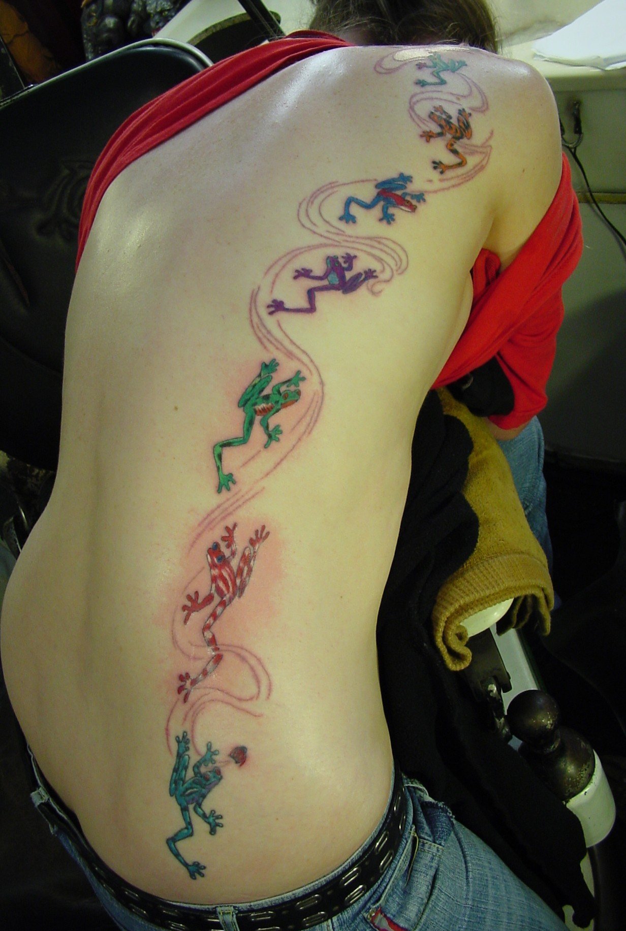 点击大图看下一张：很喜欢的可爱女生纹身图卡通青蛙小动物纹身图案