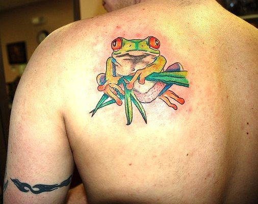 点击大图看下一张：很喜欢的可爱女生纹身图卡通青蛙小动物纹身图案