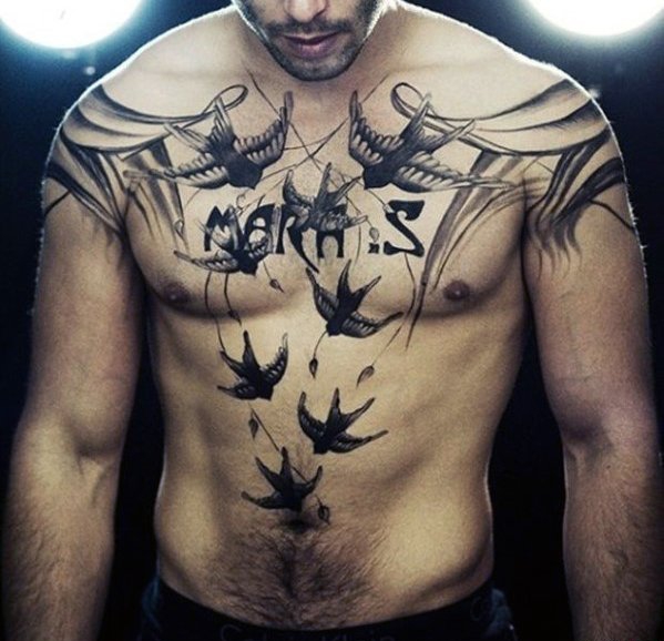 点击大图看下一张：男性多款满胸霸气纹身图案欣赏