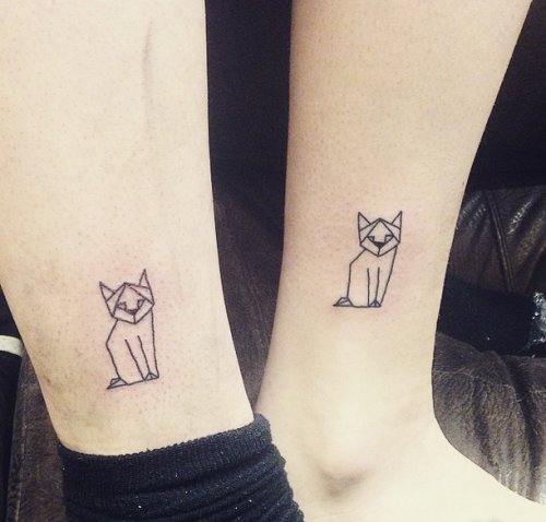 点击大图看下一张：女孩喜欢的各种萌化的宠物小清新纹身猫纹身动物图案