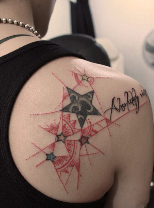 点击大图看下一张：创意五角星星英文后背纹身图案