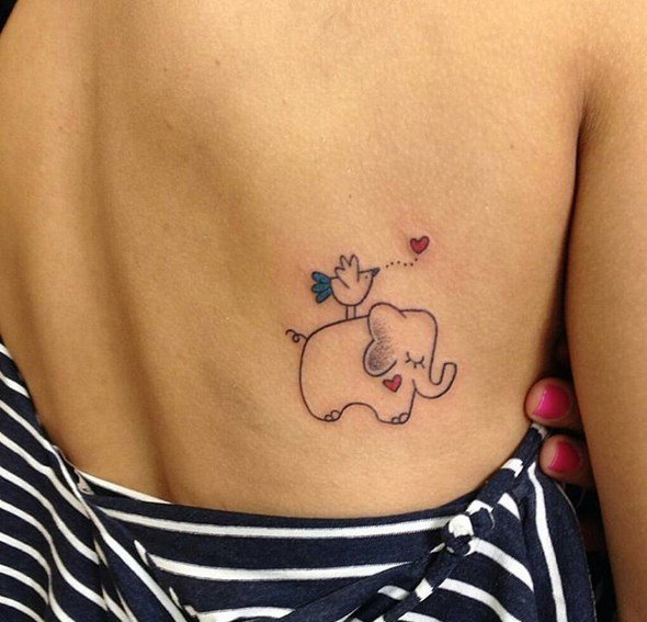 点击大图看下一张：女生们会喜欢这样的很萌很可爱的一组小象纹身图案
