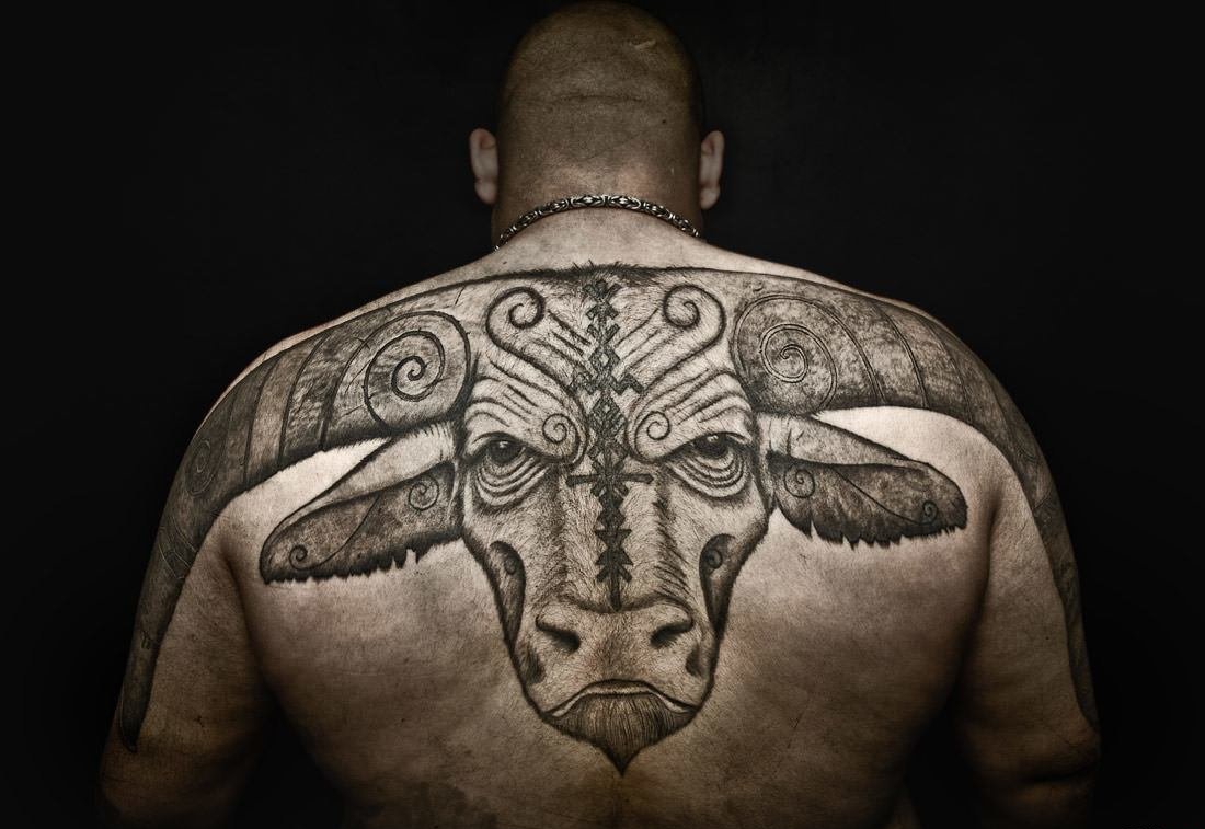 点击大图看下一张:男生多款个性且帅气的几何元素纹身