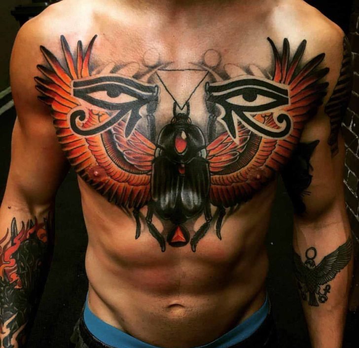 点击大图看下一张：男性胸部霸气的大面积传统纹身动物图案纹身