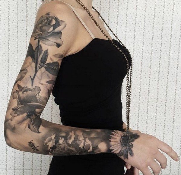 点击大图看下一张：女生喜爱的半袖纹身图案