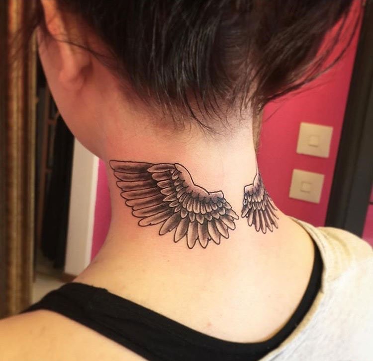 点击大图看下一张：女性黑色线条素描纹身守护天使翅膀纹身图案大全图片