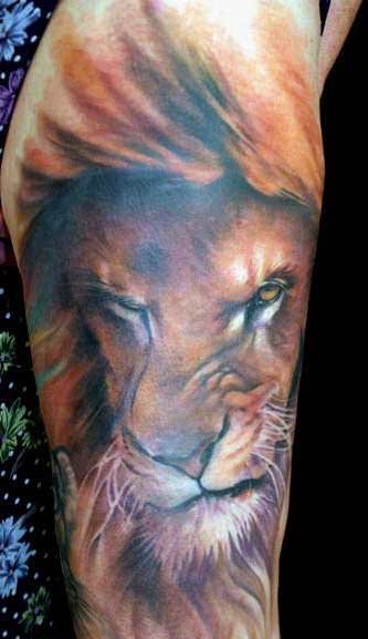 点击大图看下一张：男生霸气狮子纹身图案