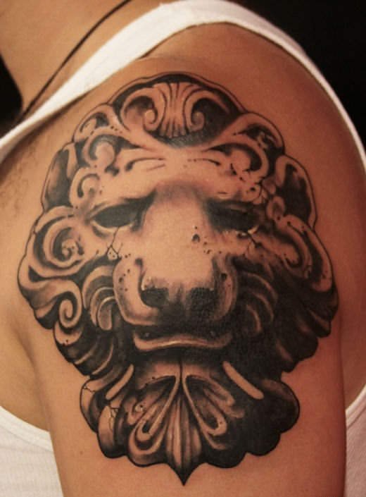 点击大图看下一张：男生霸气狮子纹身图案