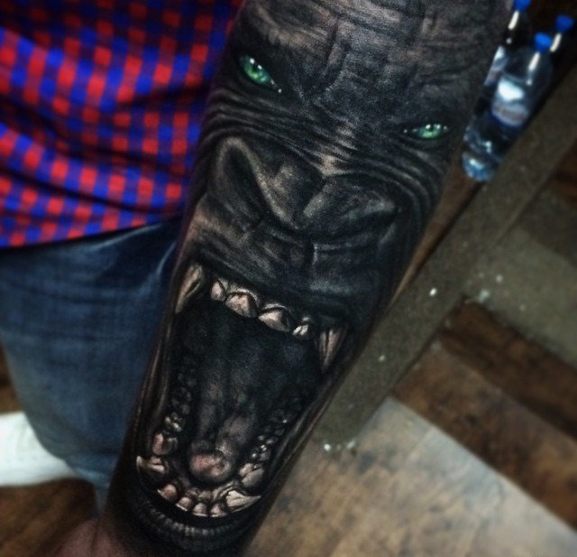 点击大图看下一张:男性手臂上恐怖纹身骷髅头纹身立体小纹身3d图案