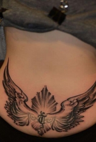 女性臀部翅膀梵文图腾纹身图案