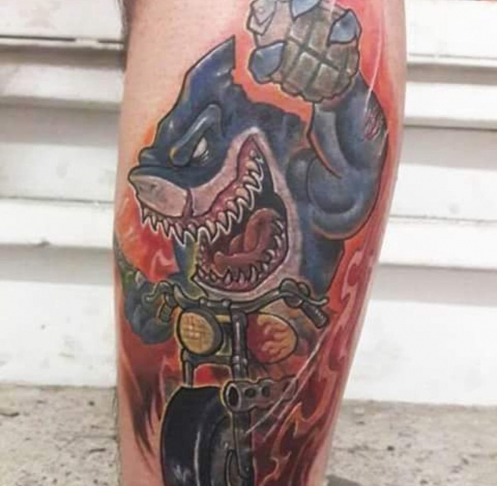 点击大图看下一张：彩色的搞笑卡通纹身鲨鱼纹身小动物纹身图案