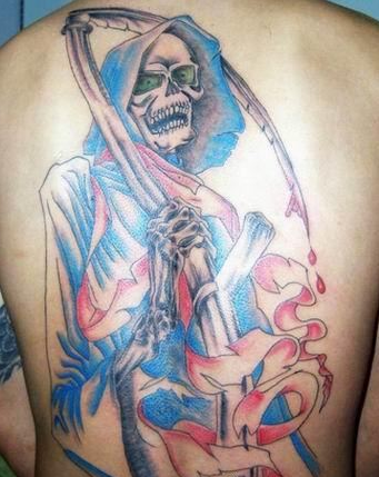 点击大图看下一张:满背彩色死神纹身图案
