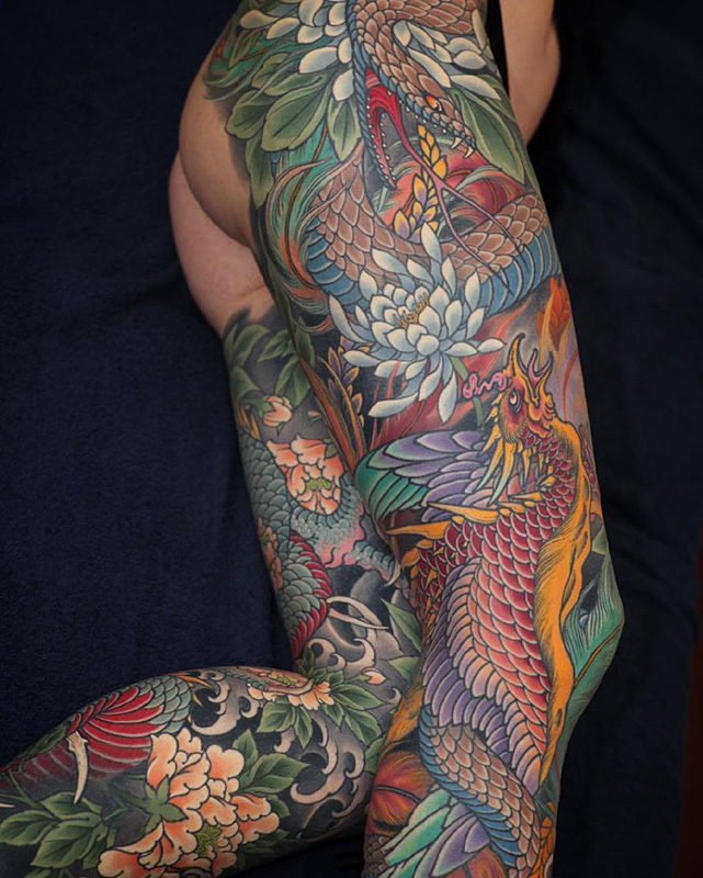 点击大图看下一张：花腿霸气凤凰与蛇彩绘纹身图案