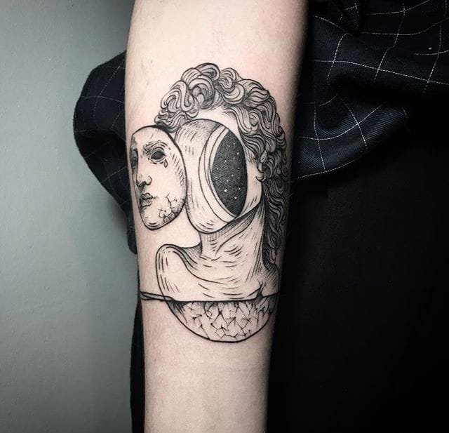 点击大图看下一张：一组个性的纹身黑白灰风格点刺纹身图案