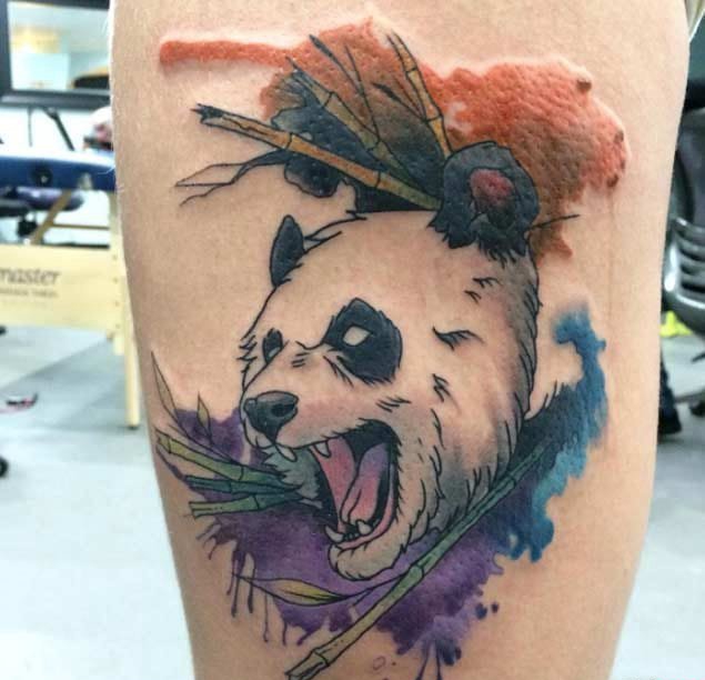 点击大图看下一张：一组既可爱又霸气的小熊猫纹身小动物纹身图案