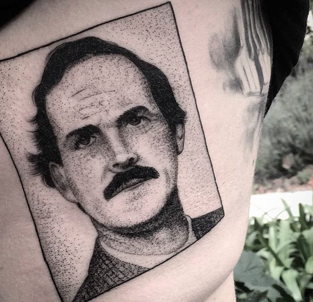 点击大图看下一张:一组装在盒子里的几何元素纹身黑白点刺纹身图片