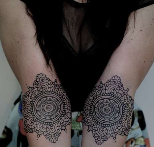 点击大图看下一张：黑白简约线条几何元素纹身图案