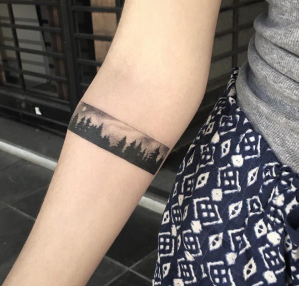 点击大图看下一张:女孩子喜爱的文艺风纹身图案