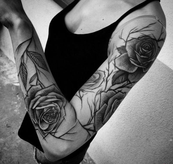 点击大图看下一张：女性手臂线条纹身点刺技巧文艺花臂纹身素描技巧纹身图案