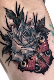 大腿蝴蝶玫瑰彩绘纹身图案