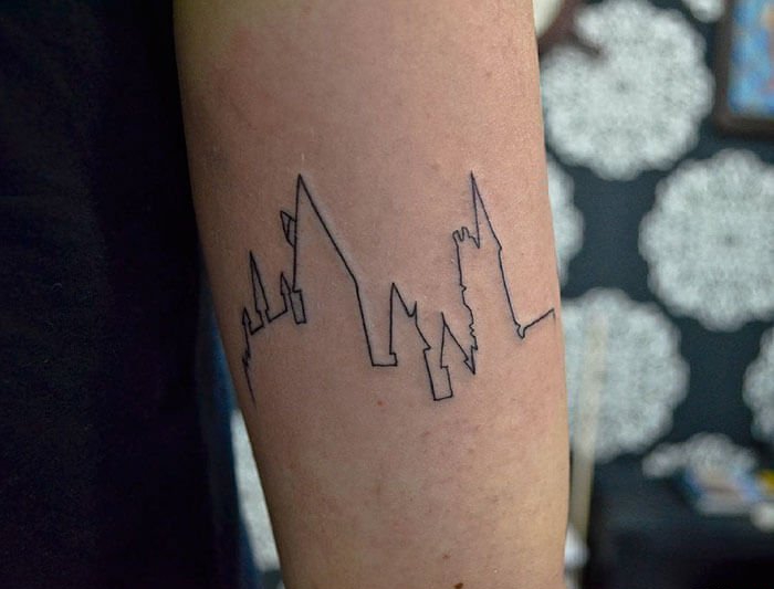 点击大图看下一张：哈利波特系列几何元素简约线条纹身图案