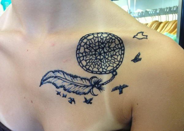 点击大图看下一张：男女肩部个性纹身多款简洁纹身图案