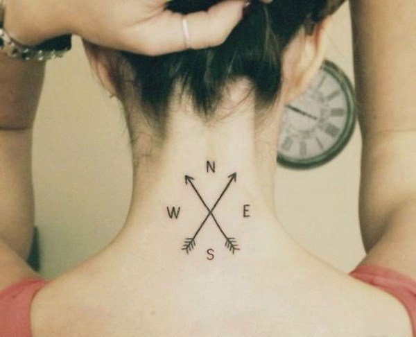 点击大图看下一张:女生后颈部性感又可爱的小清新纹身图案