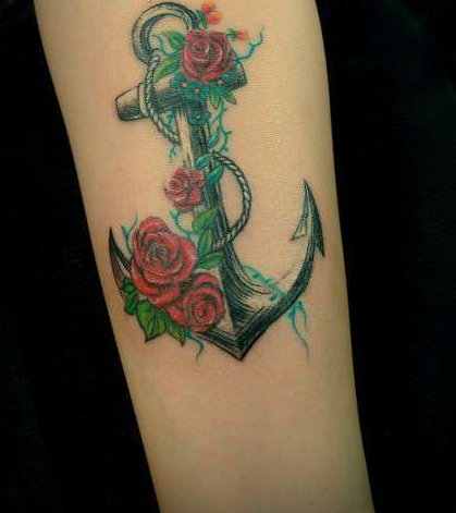 点击大图看下一张：玫瑰船锚彩绘手臂纹身图案
