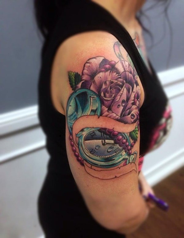 点击大图看下一张:一组多元化纹身圆形古董怀表纹身图案