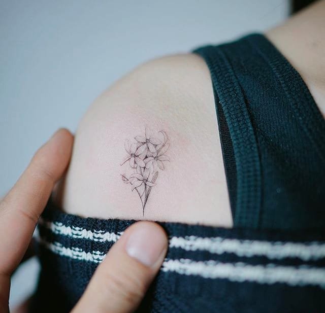 点击大图看下一张：一组可爱又微小的小清新植物纹身图案