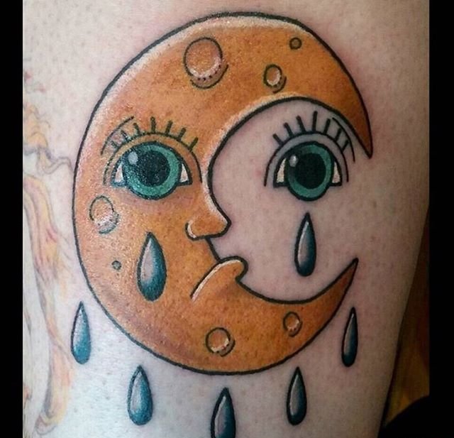 点击大图看下一张：一组男女都喜爱的点刺纹身超个性纹身图案