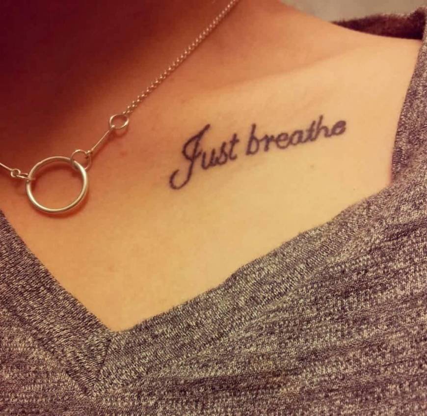 点击大图看下一张:一组女生肩部黑白风格小清新纹身图案