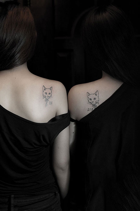 点击大图看下一张：好闺蜜肩部猫咪纹身图案