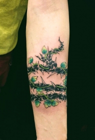 手臂满布荆棘的藤蔓彩绘纹身图案