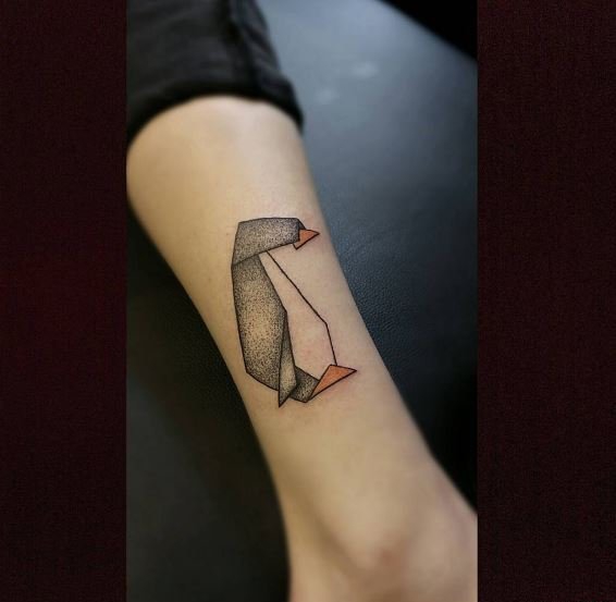 点击大图看下一张:黑白灰风格几何元素纹身小动物纹身图案