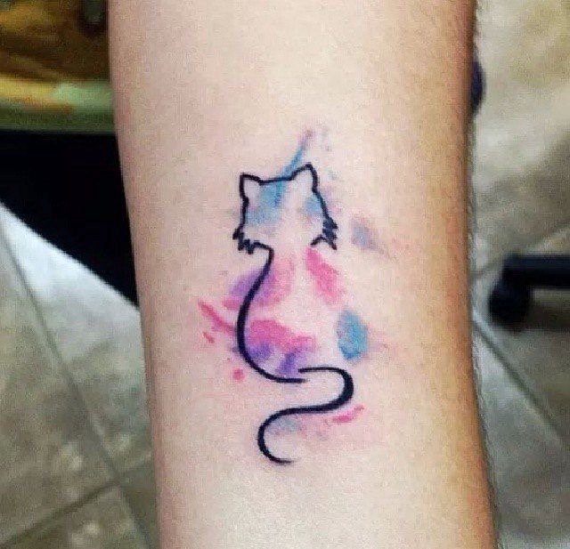点击大图看下一张：手臂上简单线条纹身彩绘纹身技巧猫纹身动物纹身图片