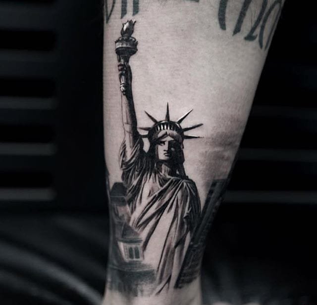点击大图看下一张：一组关于纽约城市和人物的黑白灰风格点刺纹身图案