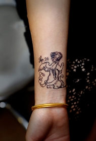 手臂小天使背影可爱纹身图案