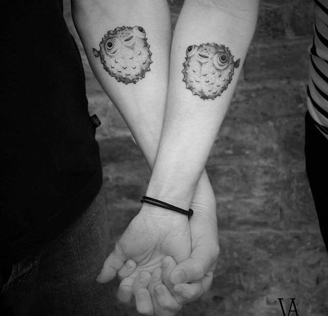 点击大图看下一张:一组黑白风格的小动物纹身图案