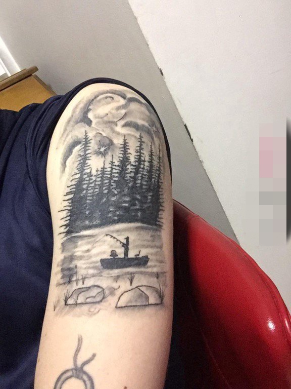 点击大图看下一张：黑色中国风纹身手臂山水纹身小树水墨画纹身图片
