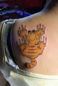 背部胖嘟嘟可爱加菲猫卡通纹身图案