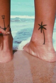 脚踝简单的船锚和椰树纹身图案