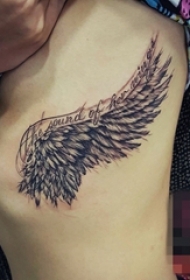 女生侧腰黑白灰风格有意义的英文句子天使翅膀纹身图案