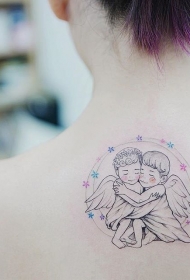 颈部可爱的相亲相爱小天使纹身图案